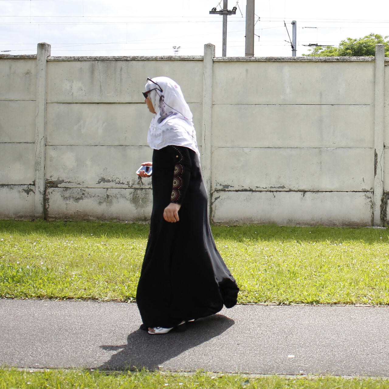 Le D Bat Sur L Abaya Entre Signe Religieux Et Diff Rences Avec La